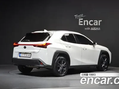 2024 Lexus UX 250h 2.0 2WD, фото 1, лот 10032781