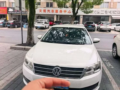 2013 Volkswagen Lavida Facelift Classic 1.6L Automatic Trend, фото 1, лот 11247965