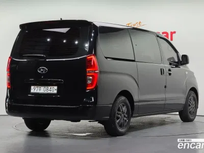 2019 Hyundai Starex Van 5-Seater, фото 1, лот 10191618