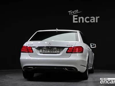 2016 Mercedes-Benz E-Class E220 Bluetec Avantgarde, фото 3, лот 10073442