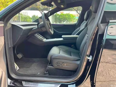2025 Tesla Model Y L, фото 4, лот 11214772
