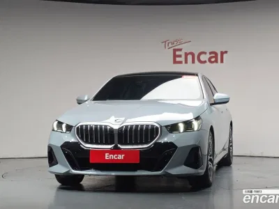 2024 BMW 5-Series 520i M Sport, фото 2, лот 11241471