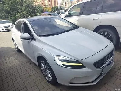 2017 Volvo V40 T3 R-Design, фото 4, лот 10366298