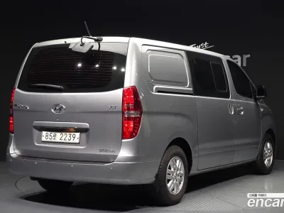 2018 Hyundai Starex Van 5-Seater, фото 1, лот 10193003