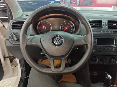 2014 Volkswagen Polo 1.6L Automatic Comfort Edition, фото 3, лот 10466154