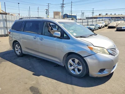 2016 TOYOTA SIENNA LE, фото 4, лот 10548737