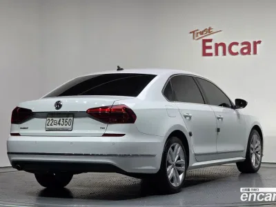 2018 Volkswagen Passat 2.0 TSI, фото 2, лот 10116311
