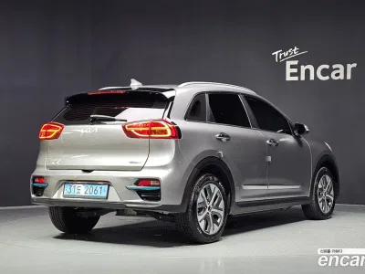 2022 Kia Niro Prestige, фото 2, лот 10196383