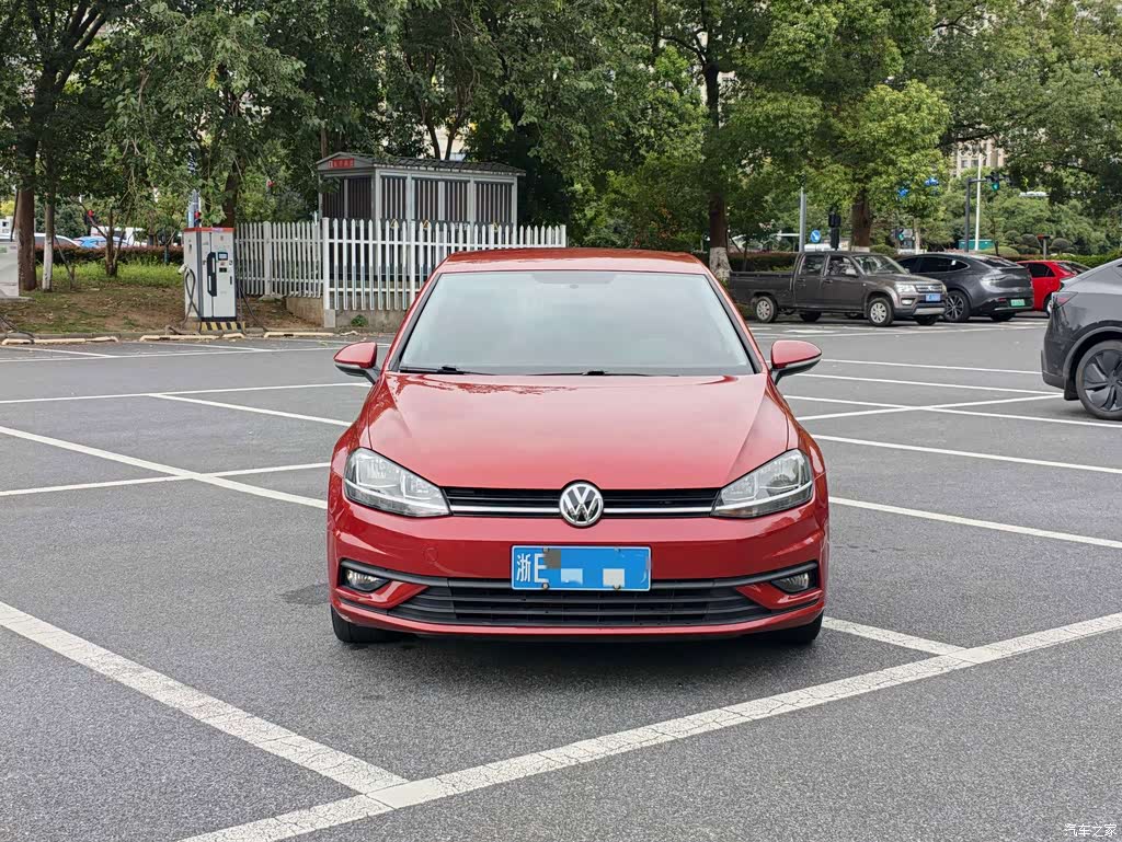 2018 Volkswagen Golf 1.6L Automatic Fashion, фото 2, лот 10451081