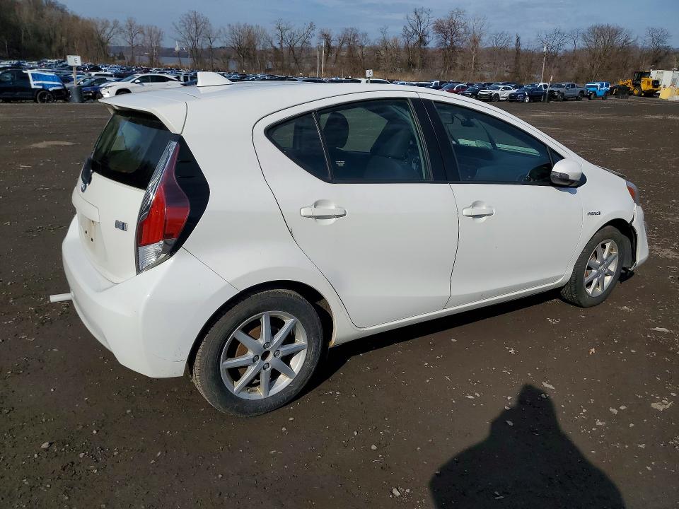 2015 TOYOTA PRIUS C THREE, фото 3, лот 10558814