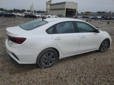 2023 KIA FORTE LX, фото 3, лот 10773658