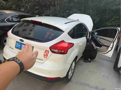 2015 Ford Focus Hatchback 1.6L Automatic Trend, фото 2, лот 11068120