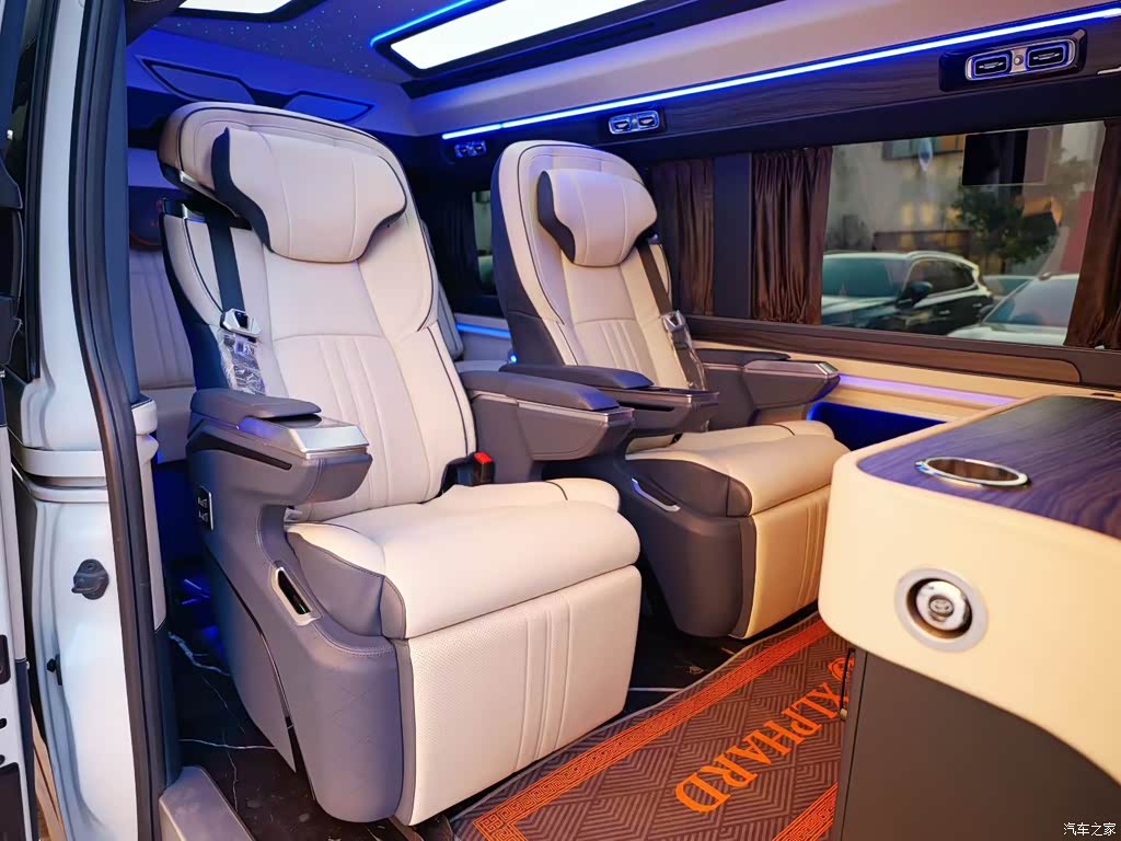 2025 Toyota Hiace, фото 4, лот 10386204