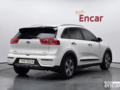 2017 Kia Niro Prestige, фото 2, лот 10079601