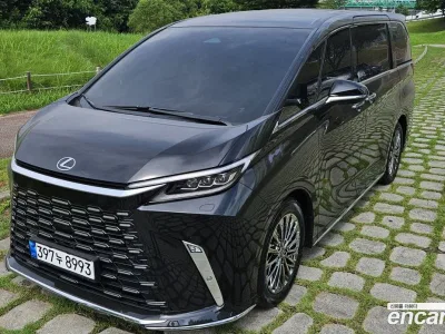 2026 Lexus LM 500h Executive, фото 2, лот 10224236