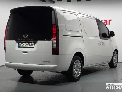 2023 Hyundai Staria Cargo 3-Seater, фото 2, лот 10142995