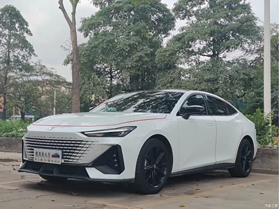 2023 Changan UNI-V 1.5T Luxury Edition, фото 1, лот 11199460