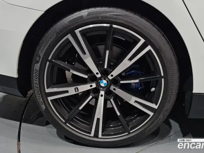 2025 BMW 5-Series 530i xDrive M Sport, фото 3, лот 10072552