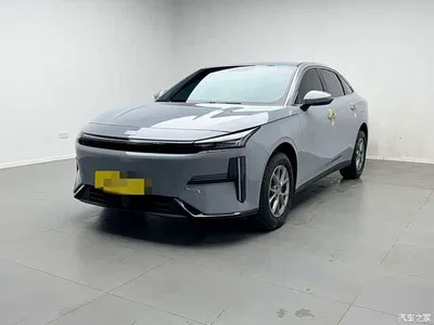 2025 Geely Galaxy Galaxy L6 EM-i 60km Voyage Edition, фото 1, лот 10430852