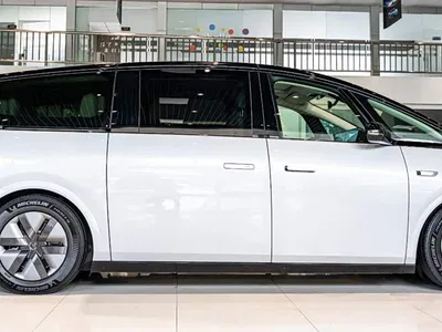2025 Li Auto MEGA Ultra Smart Renewal Edition, фото 4, лот 10445313