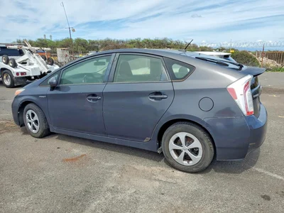 2015 TOYOTA PRIUS THREE, фото 2, лот 10558244