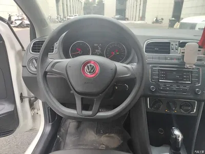 2014 Volkswagen Polo 1.6L Automatic Comfort Edition, фото 3, лот 10466028