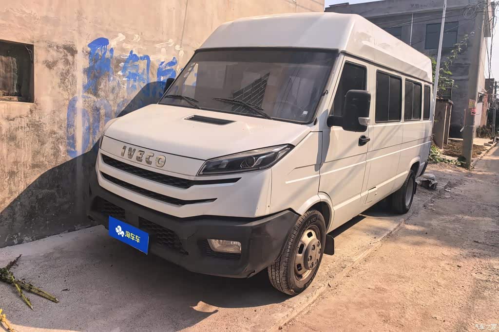 2023 Iveco Daily 2.5T A37M1 Long Wheelbase Medium Roof Dual Tire Sliding Door 5-9 Seater, фото 1, лот 11151995