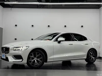 2025 Volvo S60 B4 Smart Luxury Edition, фото 1, лот 10400577
