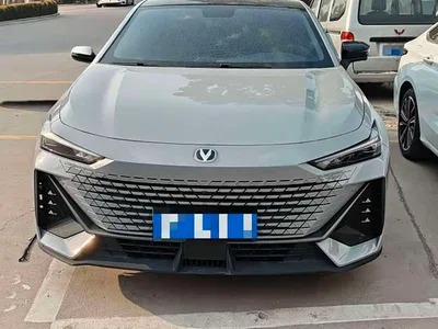 2023 Changan UNI-V 1.5T Luxury Edition, фото 2, лот 10247417