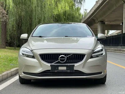 2018 Volvo V40 T3 Inscription Edition, фото 2, лот 10359480