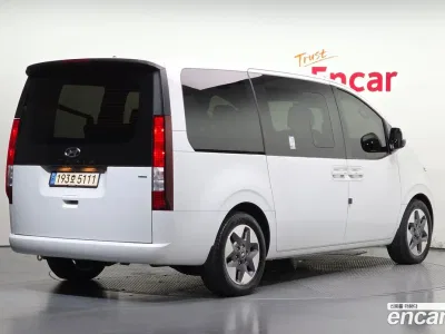 2023 Hyundai Staria 4WD Tourer 9-Seater, фото 2, лот 10686600