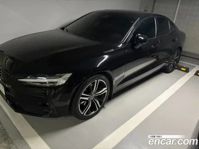 2022 Volvo S60 B5 R-Design, фото 1, лот 10122010