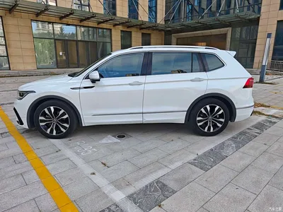 2023 Volkswagen Tiguan L 330TSI Auto 2WD R-Line Premium Edition, фото 3, лот 10393603