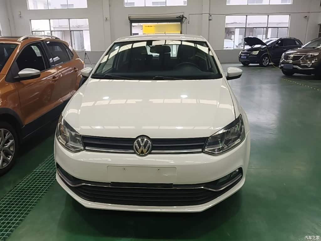 2014 Volkswagen Polo 1.6L Automatic Comfort Edition, фото 3, лот 11216604