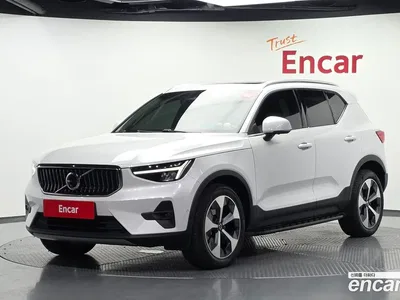 2023 Volvo XC40 B4 Ultimate Bright, фото 1, лот 10196647