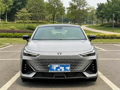 2022 Changan UNI-V 1.5T Premium Model, фото 2, лот 10251781