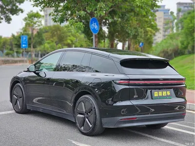 2025 Li Auto i6 2WD Base Model, фото 4, лот 10446611