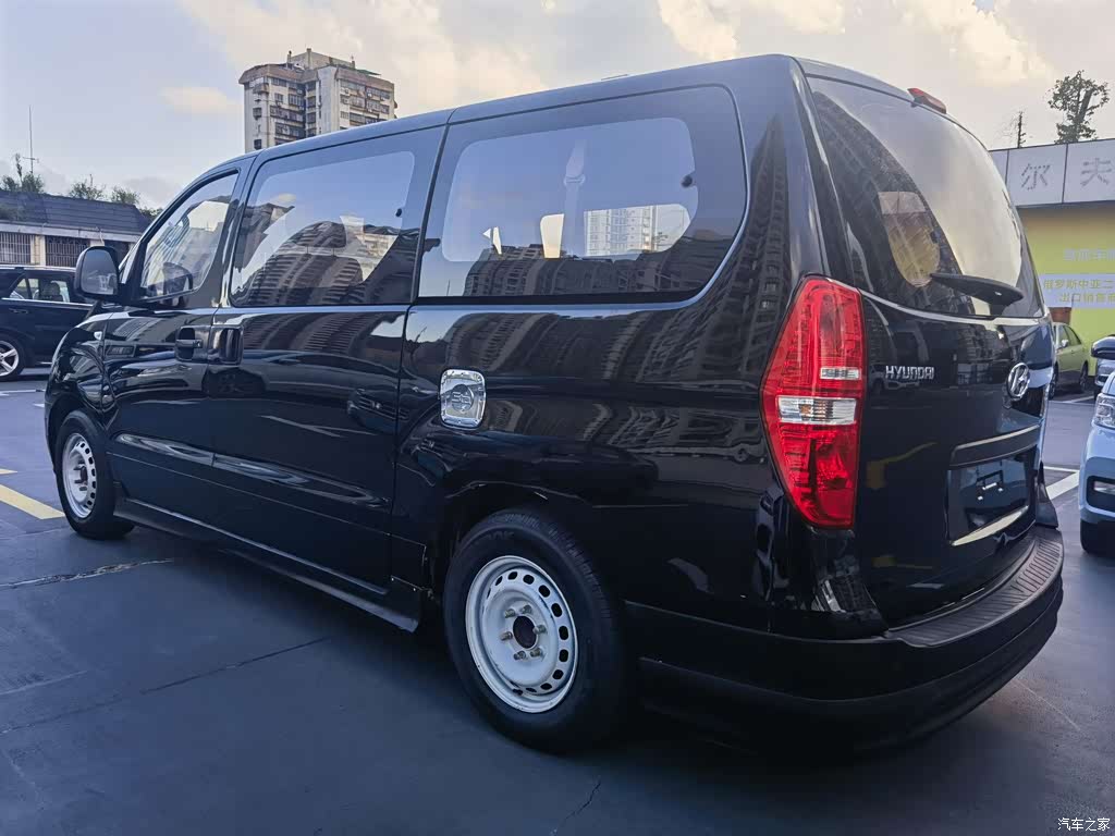 2011 Hyundai H-1 Grand Starex 2.4L Comfort Edition, фото 4, лот 10372618