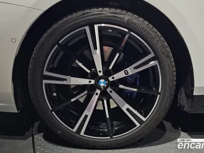 2025 BMW 5-Series 530i xDrive M Sport, фото 4, лот 10074229