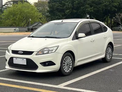 2013 Ford Focus Hatchback Classic 1.8L Automatic Fashion, фото 1, лот 10281274