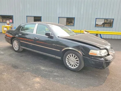 2003 LINCOLN TOWN CAR EXECUTIVE, фото 4, лот 10978105