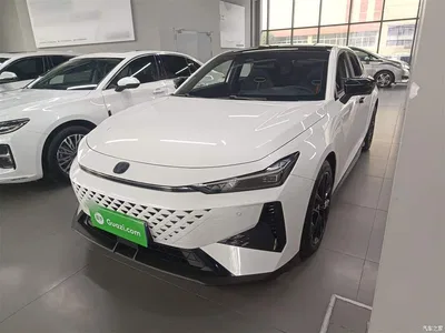 2024 Changan UNI-V 1.5T Deluxe, фото 2, лот 10257440