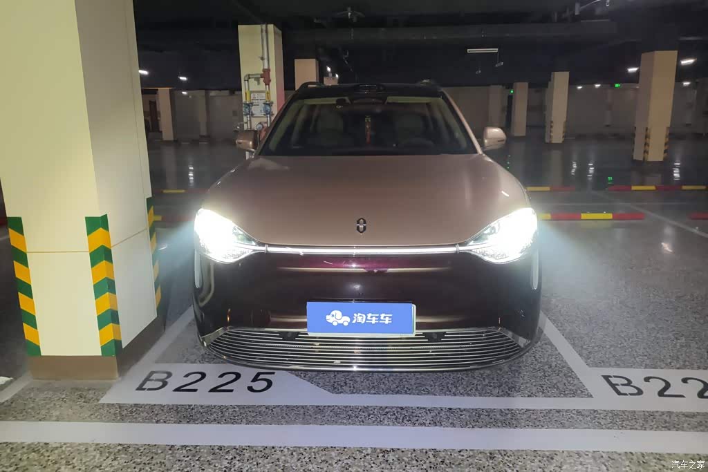2025 AITO Wenjie AITO M9 Extended Range Ultra 52kWh 5-Seater, фото 2, лот 11203722
