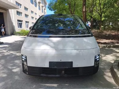 2025 Li Auto MEGA Model Home Family Special Edition, фото 3, лот 10447585