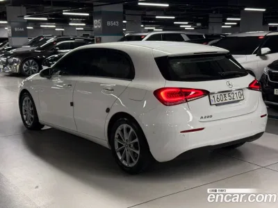 2020 Mercedes-Benz A-Class A220 Hatchback, фото 3, лот 10041239