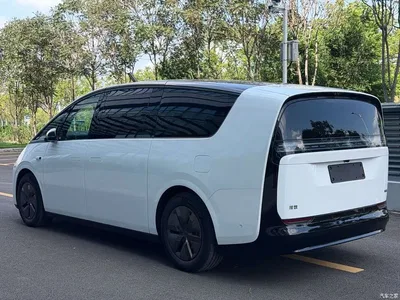 2025 Li Auto MEGA Ultra Smart Renewal Edition, фото 4, лот 10447314