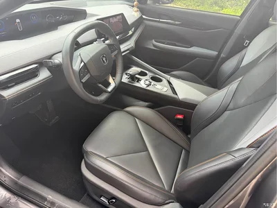 2022 Changan UNI-V 1.5T Premium Model, фото 4, лот 10250090