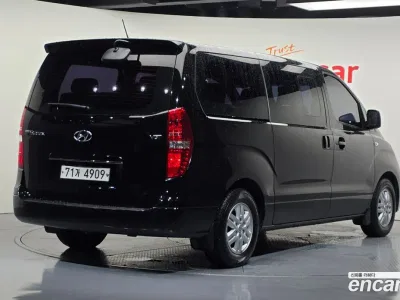 2017 Hyundai Starex 11-Seater Wagon, фото 2, лот 10586195