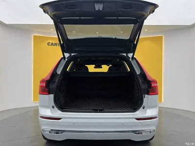 2022 Volvo XC60 B5 AWD R-Design, фото 4, лот 10347463