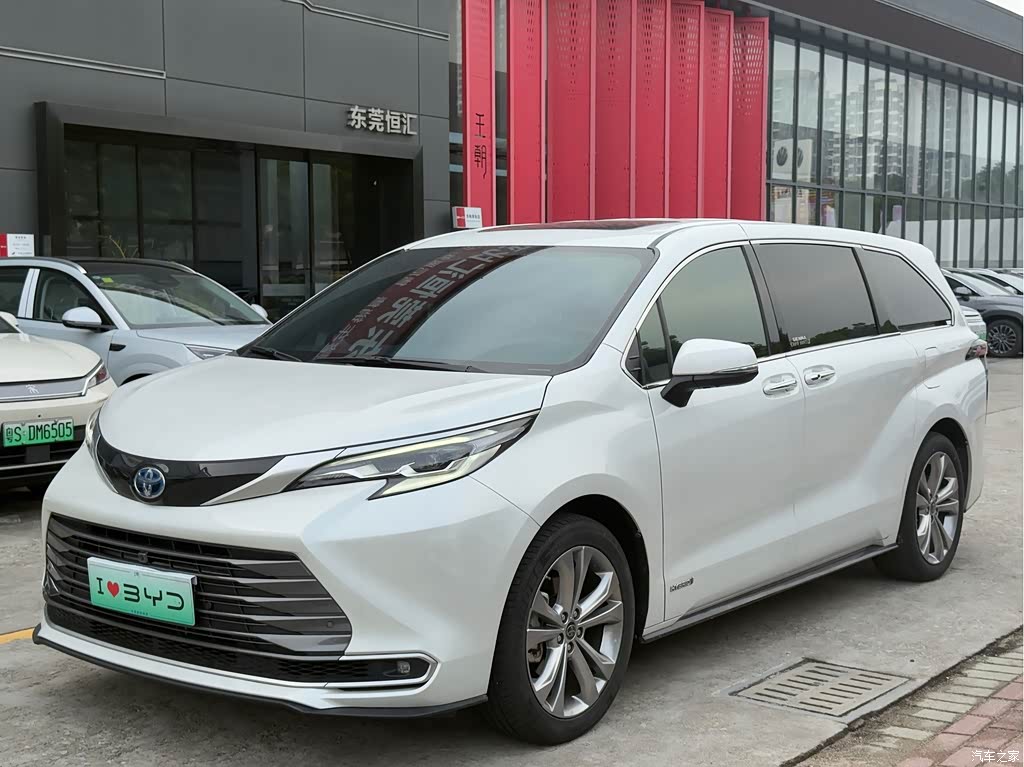 2023 Toyota Sienna 2.5L Hybrid Premium Edition, фото 1, лот 11225338